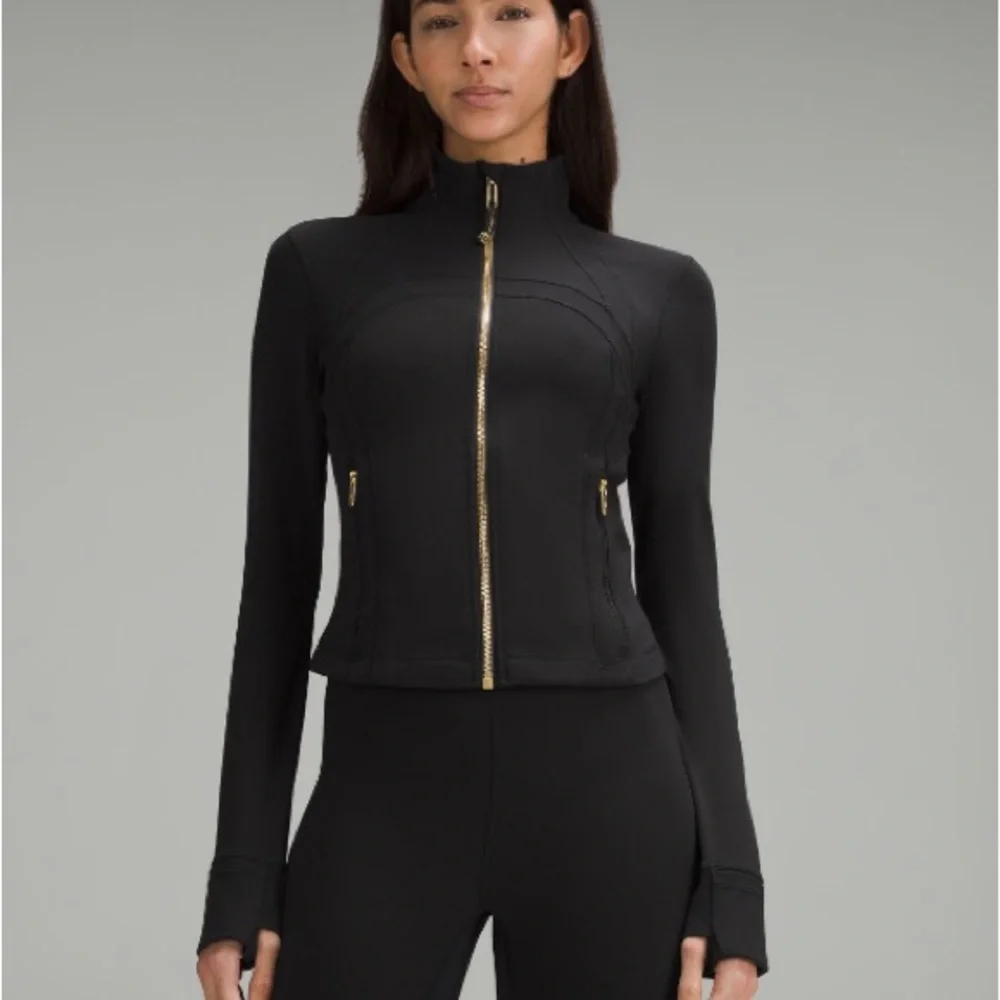 BNWT Lululemon Define *Nulu Jacket. Black + Gold Zippers sz 4 - Picture 1 of 13